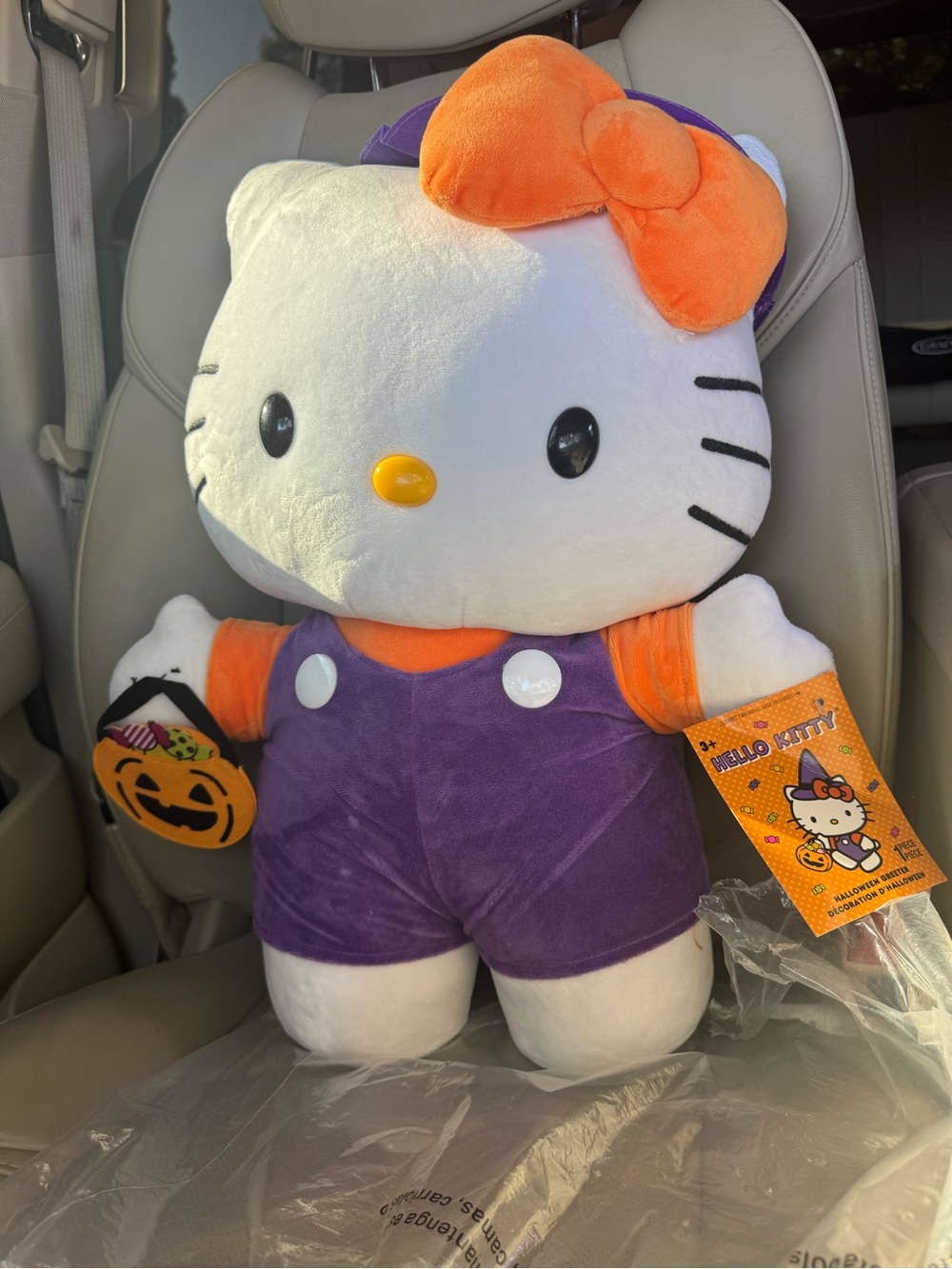 Hello Kitty Witch Halloween Greeter